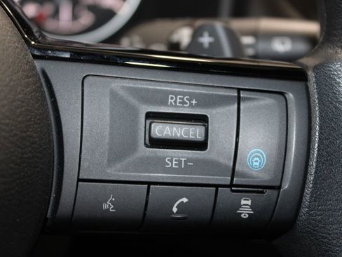 Used 2023 Nissan Rogue SV AWD/4WD image 21