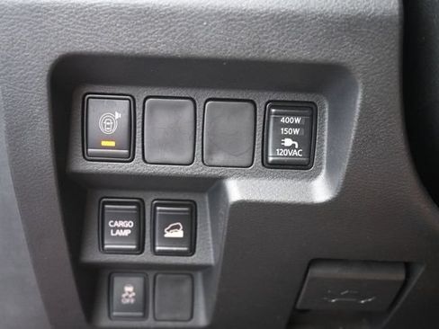 Used 2022 Nissan Frontier SV AWD/4WD image 36