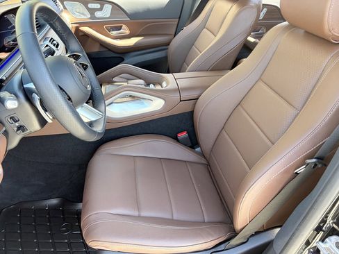 Used 2025 Mercedes-Benz GLS 450 4MATIC image 19