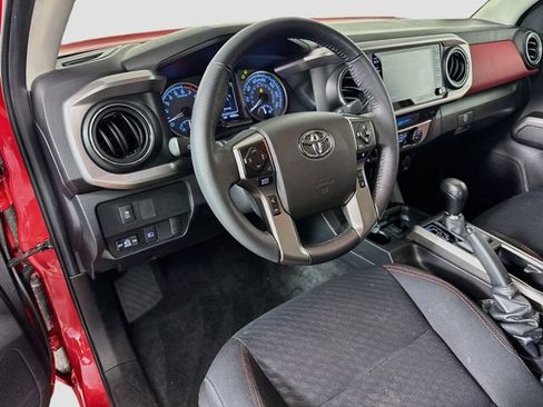 Certified 2023 Toyota Tacoma SR5 AWD/4WD image 18