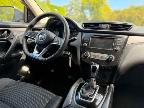 Used 2022 Nissan Rogue Sport S FWD image 17