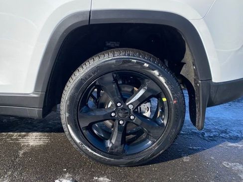 New 2026 Jeep Grand Cherokee Limited w/ Limited Altitude Package AWD/4WD image 17