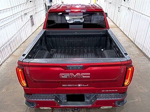 Used 2024 GMC Sierra 1500 Denali w/ Technology Package AWD/4WD image 11