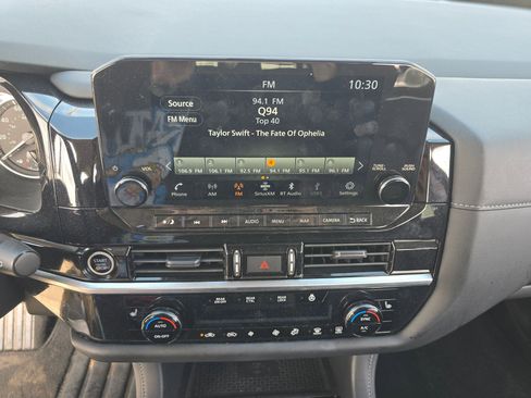 Used 2024 Nissan Pathfinder SL image 22