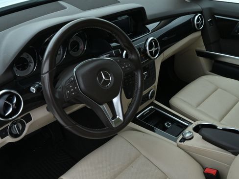 Used 2015 Mercedes-Benz GLK 350 2WD image 16