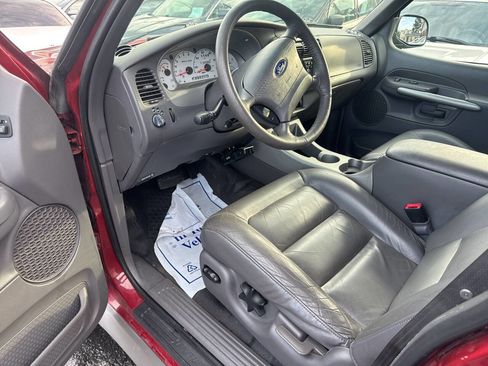 Used 2001 Ford Explorer Sport Trac 2WD image 13