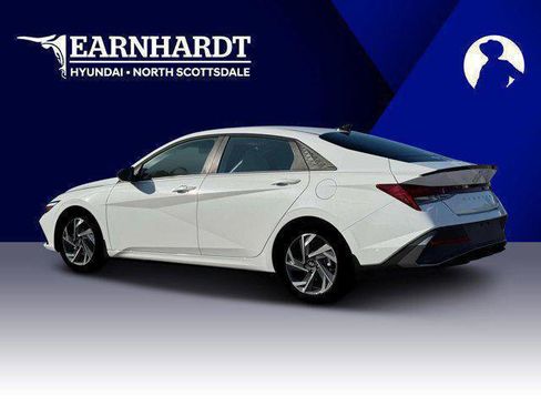 New 2025 Hyundai Elantra SEL image 4