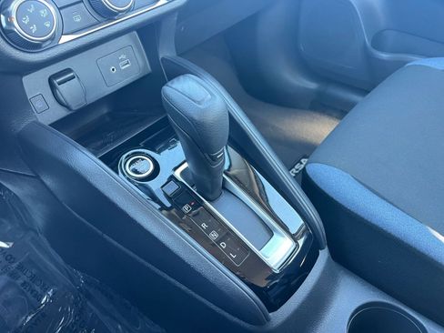 Used 2025 Nissan Versa SV image 39