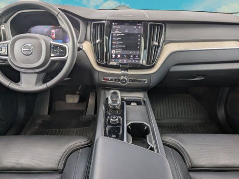 Used 2022 Volvo XC60 B5 Inscription w/ Advanced Package image 17