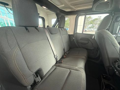 Used 2025 Jeep Wrangler Unlimited Sport AWD/4WD image 25