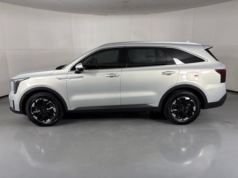 New 2026 Kia Sorento S FWD image 5