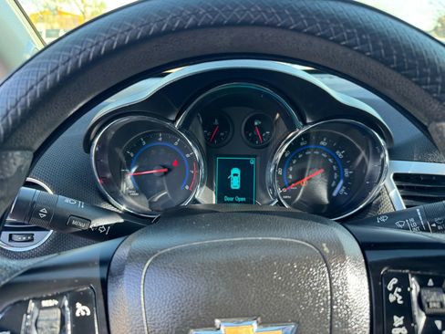 Used 2016 Chevrolet Cruze LT w/ Sun And Sound Package FWD image 22