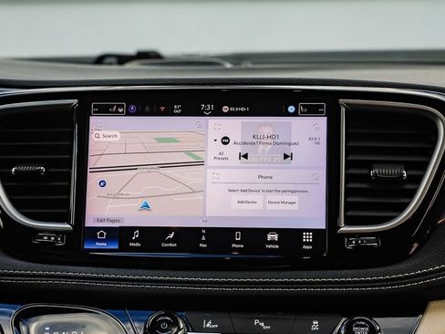 Certified 2024 Chrysler Pacifica Select image 15