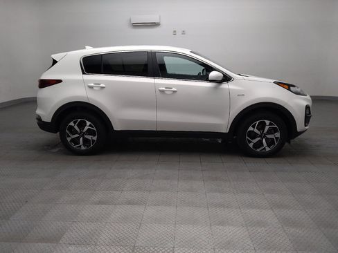 Used 2020 Kia Sportage LX AWD/4WD image 11