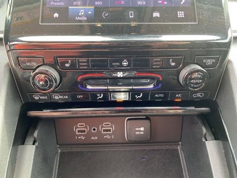 Used 2023 Jeep Grand Cherokee L Laredo w/ Luxury Tech Group I AWD/4WD image 28