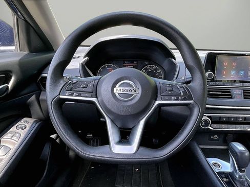 Used 2022 Nissan Altima 2.5 S FWD image 11