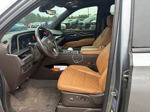 Used 2022 Cadillac Escalade ESV Sport w/ Touring Package image 19