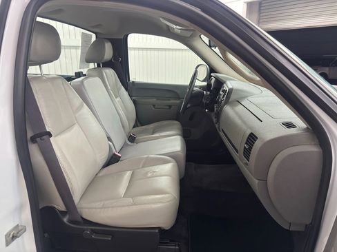 Used 2011 Chevrolet Silverado 1500 W/T image 10