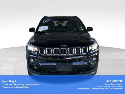 Used 2023 Jeep Compass Latitude AWD/4WD image 2