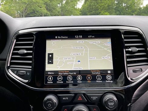 Used 2022 Jeep Grand Cherokee Laredo X AWD/4WD image 13
