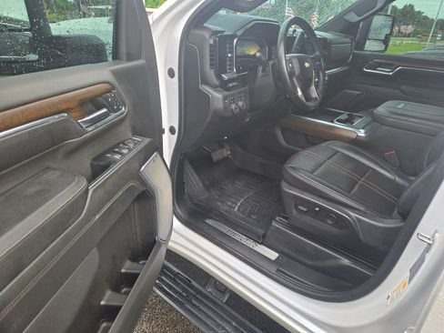 Used 2024 Chevrolet Silverado 3500 High Country w/ High Country Premium Package AWD/4WD image 6