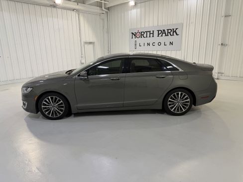 Used 2017 Lincoln MKZ Select w/ Select Plus Package FWD image 2
