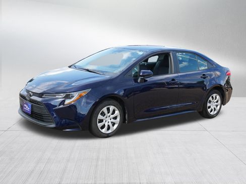 Used 2024 Toyota Corolla LE FWD image 3