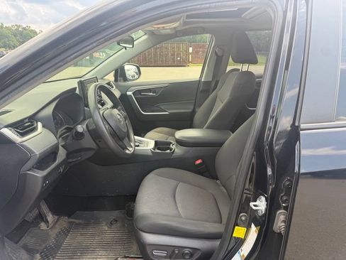 Used 2021 Toyota RAV4 XLE w/ Convenience Package AWD/4WD image 3