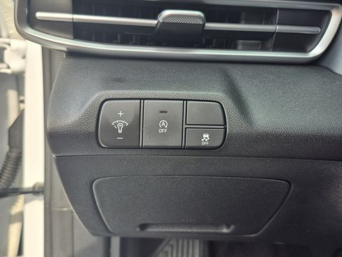 Certified 2025 Hyundai Elantra SE FWD image 26