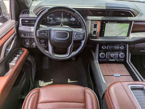 Used 2024 GMC Yukon Denali Ultimate AWD/4WD image 18