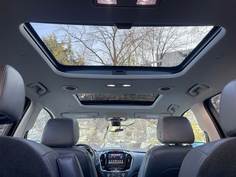 Used 2019 Chevrolet Traverse LT w/ LT Premium Package image 11