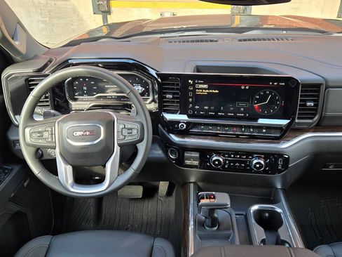 Used 2025 GMC Sierra 1500 Elevation w/ Elevation Premium Package AWD/4WD image 27