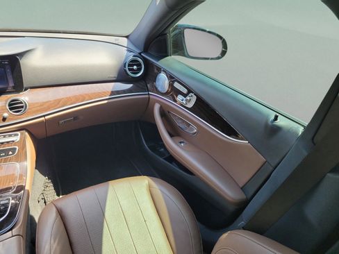 Used 2019 Mercedes-Benz E 300 image 11
