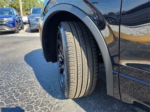 Certified 2024 Volkswagen Tiguan SE R-Line image 35