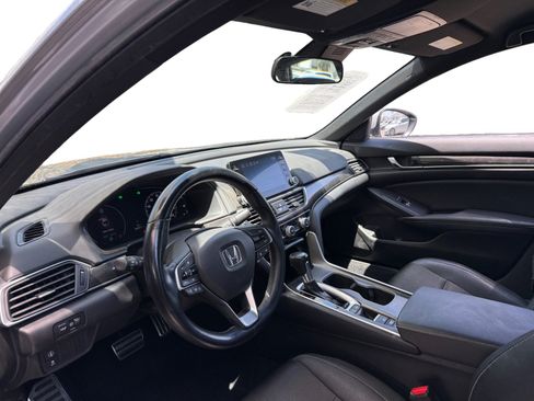 Used 2019 Honda Accord Sport image 9