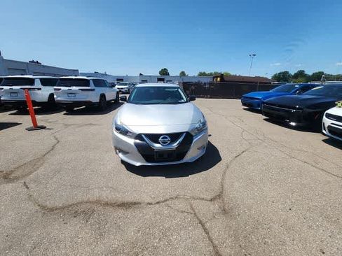 Used 2017 Nissan Maxima SR w/ Midnight Edition FWD image 5