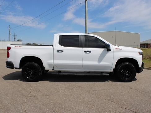 Used 2022 Chevrolet Silverado 1500 LT Trail Boss w/ Bed Protection Package AWD/4WD image 16