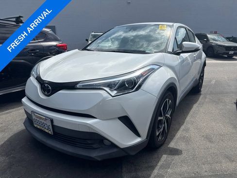 Used 2018 Toyota C-HR XLE FWD image 1