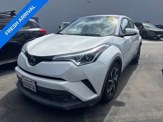 Used 2018 Toyota C-HR XLE FWD video 1