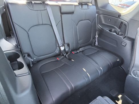 Certified 2025 Honda Pilot TrailSport image 12