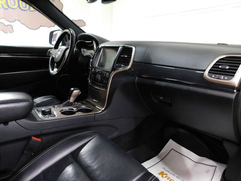Used 2017 Jeep Grand Cherokee Overland image 98