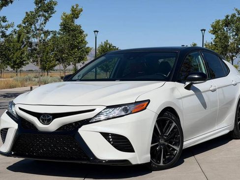 Used 2020 Toyota Camry XSE FWD image 1