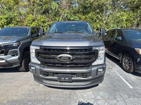 Used 2022 Ford F250 XLT w/ Black Appearance Package AWD/4WD image 3