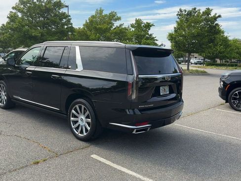 Used 2024 Cadillac Escalade ESV Premium Luxury Platinum image 5