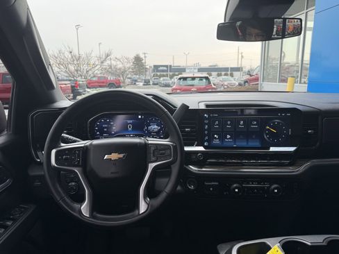 Used 2023 Chevrolet Silverado 1500 LT w/ Leather Package image 2