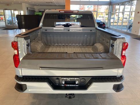 Used 2024 Chevrolet Silverado 1500 Custom image 26
