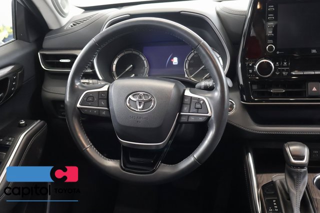 Used 2022 Toyota Highlander Limited AWD/4WD image 16