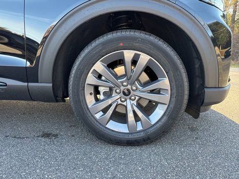 New 2026 Ford Explorer Active w/ Active Comfort Package image 9