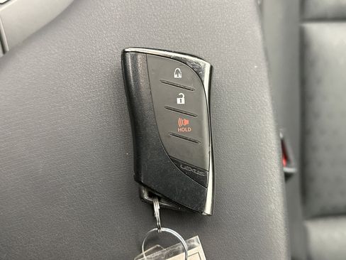 Used 2022 Lexus UX 200 image 22