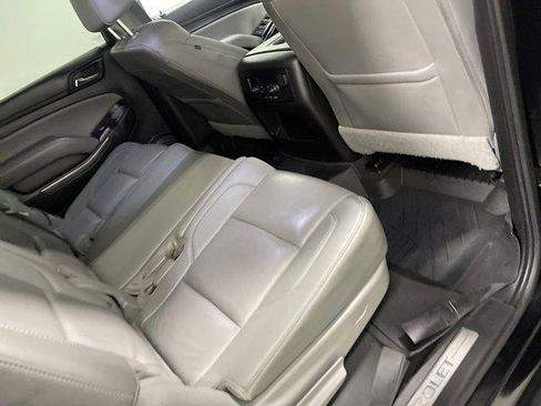 Used 2020 Chevrolet Suburban LT AWD/4WD image 16